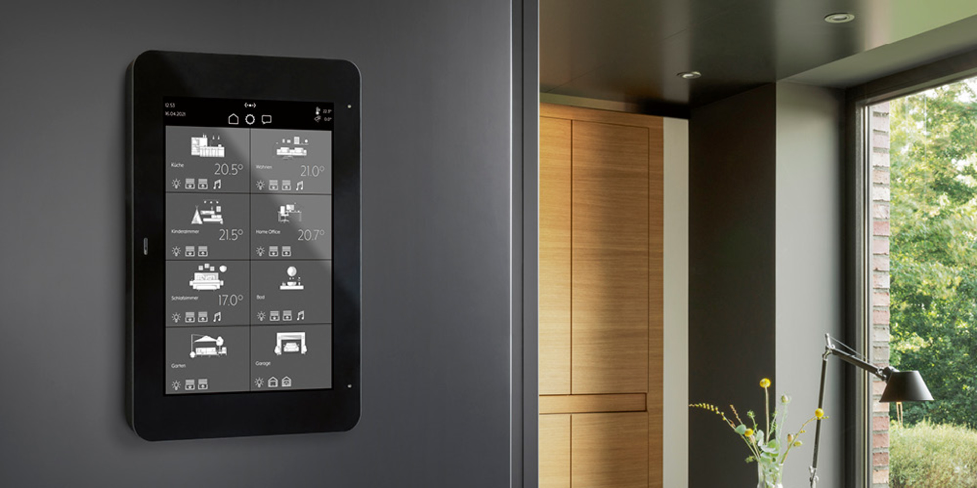 JUNG Smart Panel 8 bei Elektro Weis GmbH in Buchen-Hettingen