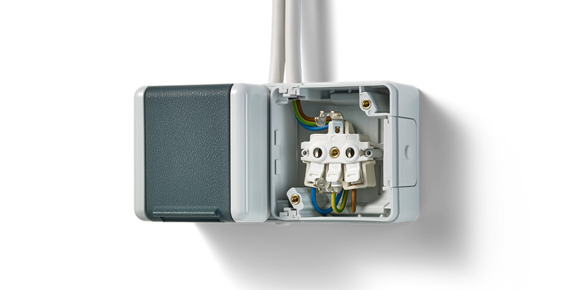 Doppelsteckdose mit Trennsteg bei Elektro Weis GmbH in Buchen-Hettingen